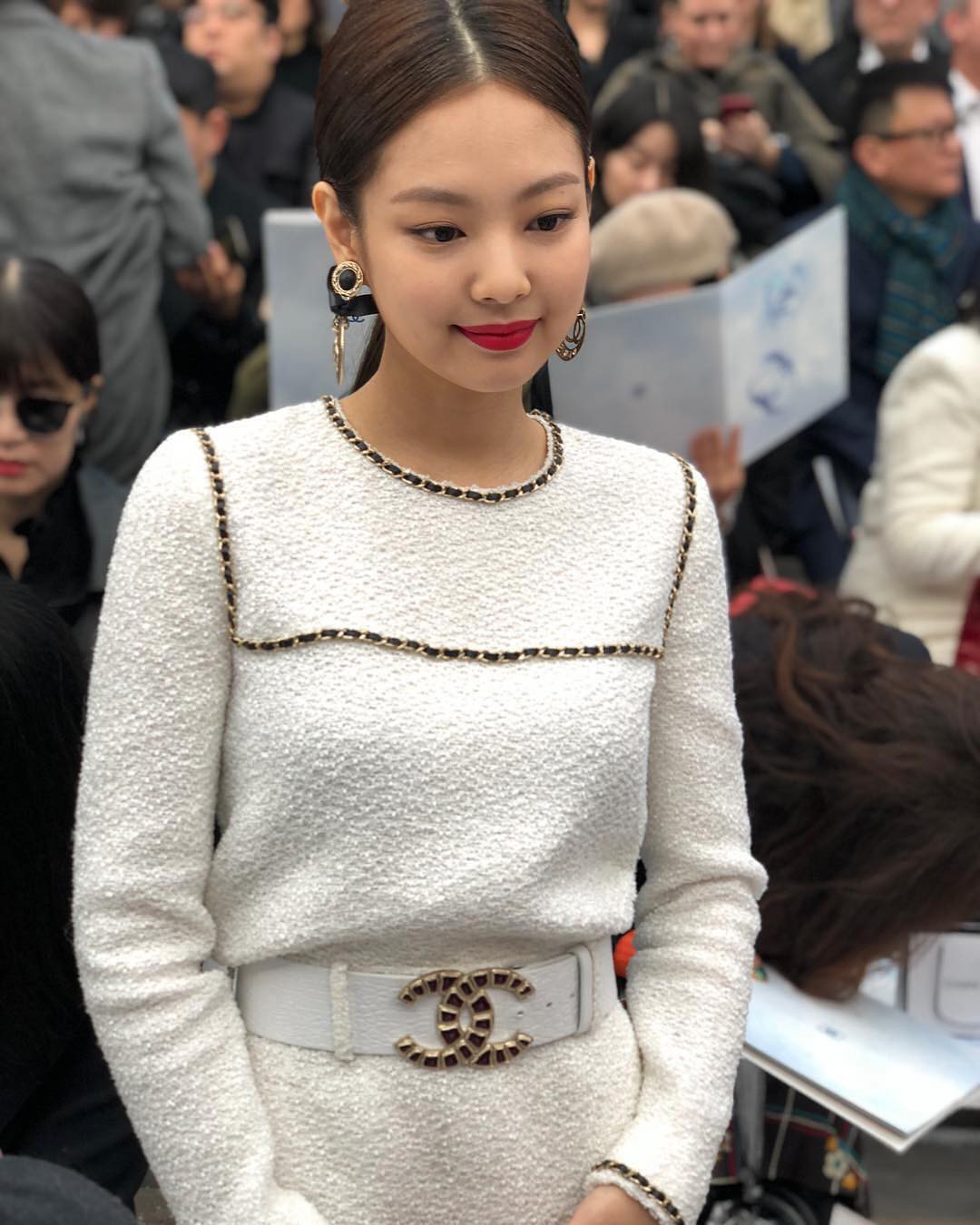 Blackpinks Jennie spotted at Chanel show