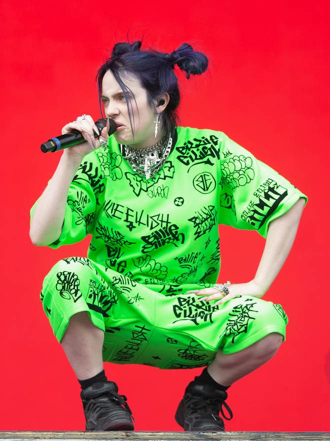 Sở hữu thân hình đốt mắt nhưng Billie Eilish luôn ăn mặc “kín cổng cao tường” mỗi khi bước lên sân khấu, nguyên nhân vì sao? - Ảnh 5.