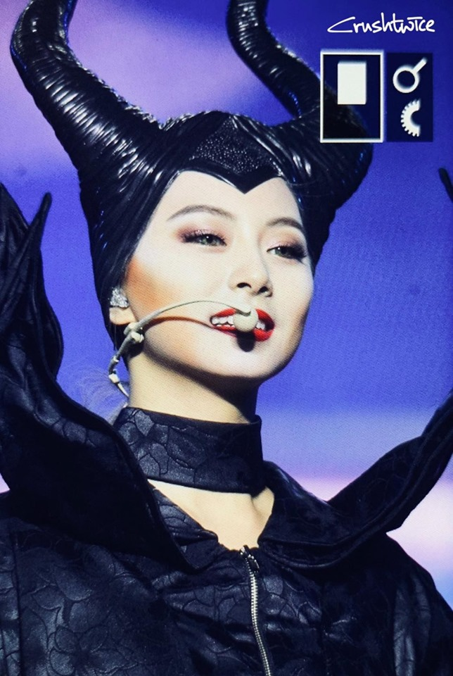 TWICE gây sốc với màn hoá trang Halloween cực độc nhưng cũng không hot bằng sự trở lại của Mina trên sân khấu - Ảnh 4.