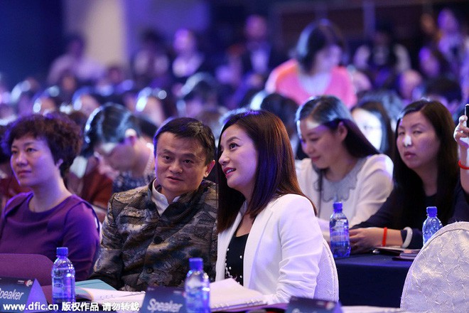 Jack Ma: Đằng sau người đ&agrave;n &ocirc;ng th&agrave;nh đạt lu&ocirc;n c&oacute; một người phụ nữ mạnh mẽ. Ri&ecirc;ng t&ocirc;i lại c&oacute; rất nhiều - Ảnh 2.
