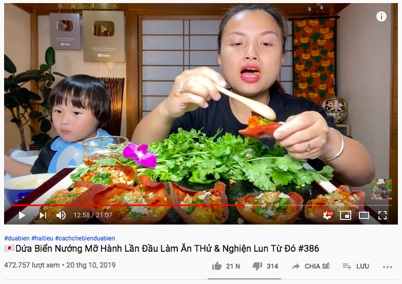 Hốt hoảng món “dứa biển” trong vlog mới của Quỳnh Trần JP: tưởng thực vật nhưng hoá ra lại là động vật, ăn vào còn có thể bị... “nghiện”? - Ảnh 1. Hốt hoảng món “dứa biển” trong vlog mới của Quỳnh Trần JP: tưởng thực vật nhưng hoá ra lại là động vật, ăn vào còn có thể bị... “nghiện”? - Ảnh 1.