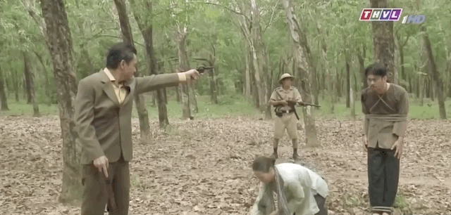 Tóm tắt Tiếng Sét Trong Mưa chỉ bằng một dòng ai cũng khen chuẩn: Một người có mắt như mù, người thì có miệng như câm - Ảnh 2.