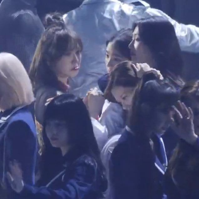 Khoảnh khắc như ngôn tình giữa V (BTS) và Wendy (Red Velvet) bỗng hot trở lại, ai ngờ cái kết không thể lãng xẹt hơn - Ảnh 5.