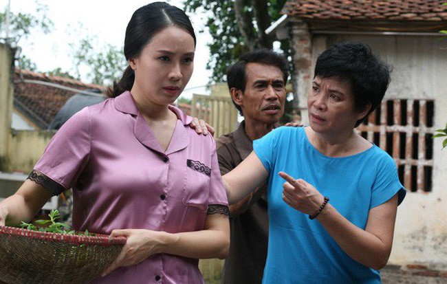 Hoa Hồng Tr&ecirc;n Ngực Tr&aacute;i sắp hết đến nơi vẫn g&acirc;y ức chế v&igrave; 4 điểm v&ocirc; l&iacute;: Mẹ đẻ &aacute;c đến mức hư cấu, tiểu tam hack qu&aacute; đ&agrave;? - Ảnh 8.
