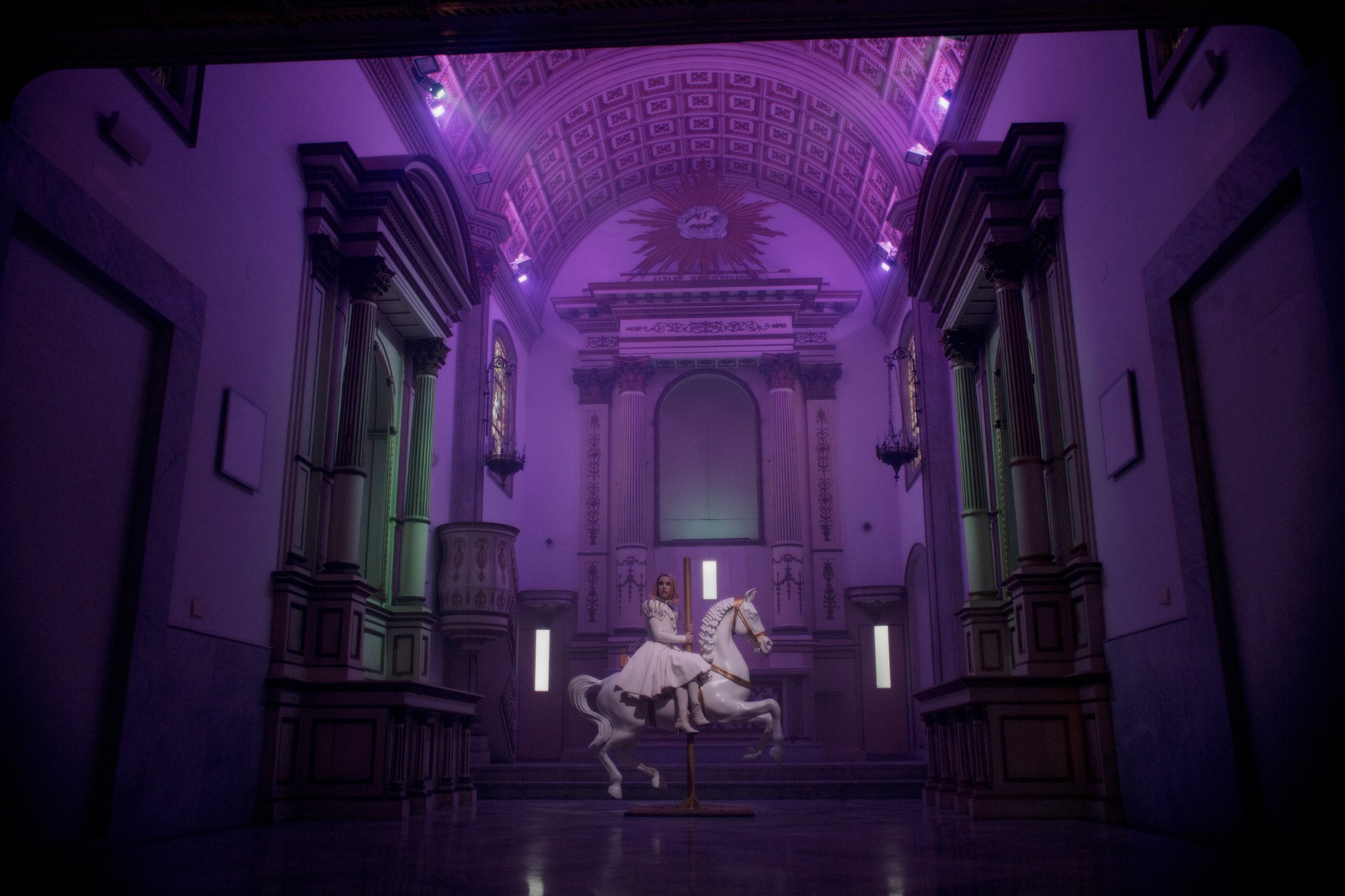 L&ograve; đ&agrave;o tạo thi&ecirc;n kim tiểu thư Paradise Hills: Khu vườn vừa mơ mộng vừa c&aacute;m dỗ hơn cả xứ Moors của Ti&ecirc;n Hắc &Aacute;m! - Ảnh 2.