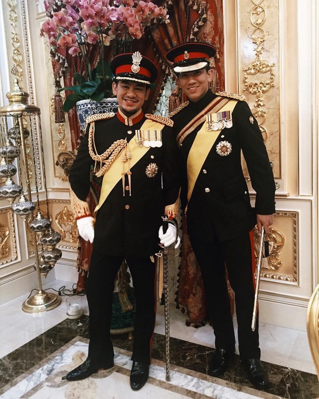 Dân mạng phát sốt với Hoàng tử Brunei lịch lãm trong Lễ đăng quang của Nhật hoàng Naruhito, lý lịch đúng chuẩn đẹp trai, nhà giàu, tài giỏi - Ảnh 10.