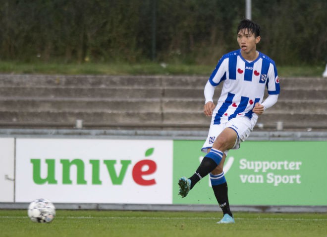 Văn Hậu chơi trọn vẹn 90 phút, có pha kiến tạo trong trận đấu của đội trẻ SC Heerenveen - Ảnh 1.