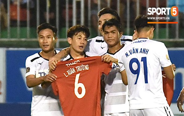 Cầu thủ HAGL tri ân Lương Xuân Trường khi đội bóng phố núi khép lại mùa giải kịch tính - Ảnh 9.