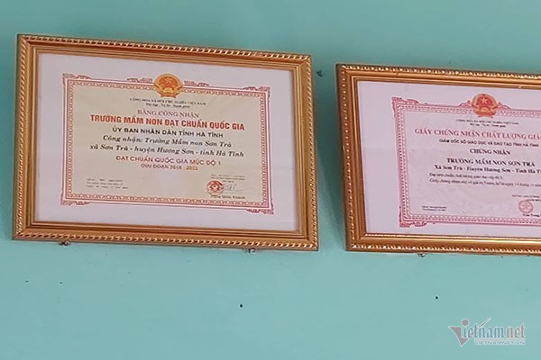 Trường tiền tỷ bỏ hoang giữa cánh đồng, trẻ phải học nhờ trên đất đền - Ảnh 5.