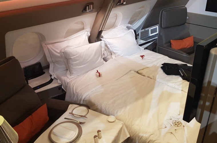 Sự thật về 4 hạng ghế phổ biến trên máy bay: Hạng thương gia (Business Class) không phải là cao cấp nhất như nhiều người nghĩ - Ảnh 4.