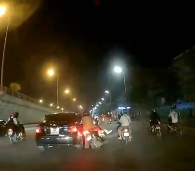 Tài xế ô tô tông ngã cả gia đình đi xe máy rồi bỏ chạy viết tâm thư xin lỗi, muốn được gặp trực tiếp nạn nhân để khắc phục hậu quả - Ảnh 2.