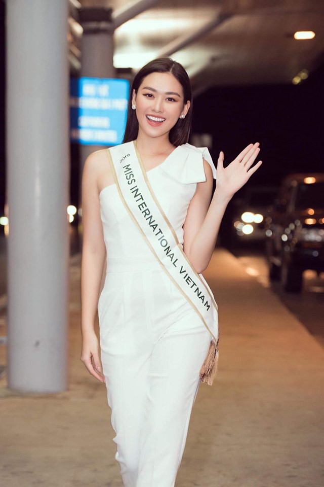Tường San đã khởi hành đến Nhật Bản, tự tin đọ sắc cùng dàn thí sinh Hoa hậu Quốc tế trong lần đầu đụng độ - Ảnh 2.