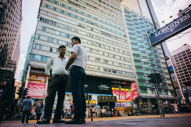 Chú rể Nam Á ở Hong Kong: Những người đàn ông nghèo khổ đi theo cuộc hôn nhân sắp đặt và bị gia đình vợ đánh đập, bóc lột không khác gì nô lệ - Ảnh 6.