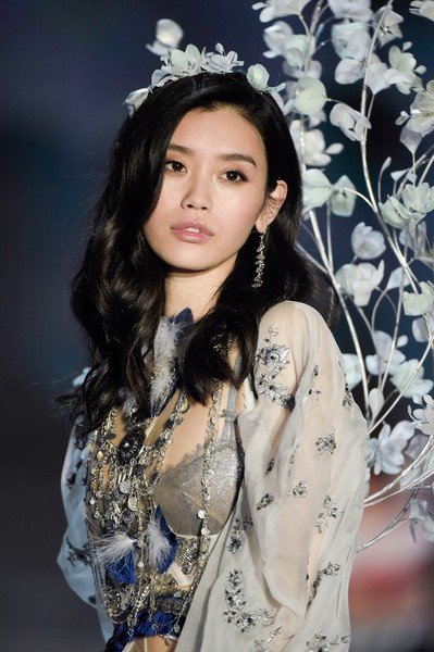 Ming Xi: Chân dài Victorias Secret chiêu trò, đổi đời thành nàng dâu vàng nhờ sinh cháu đích tôn cho gia tộc Macau quyền thế - Ảnh 22.