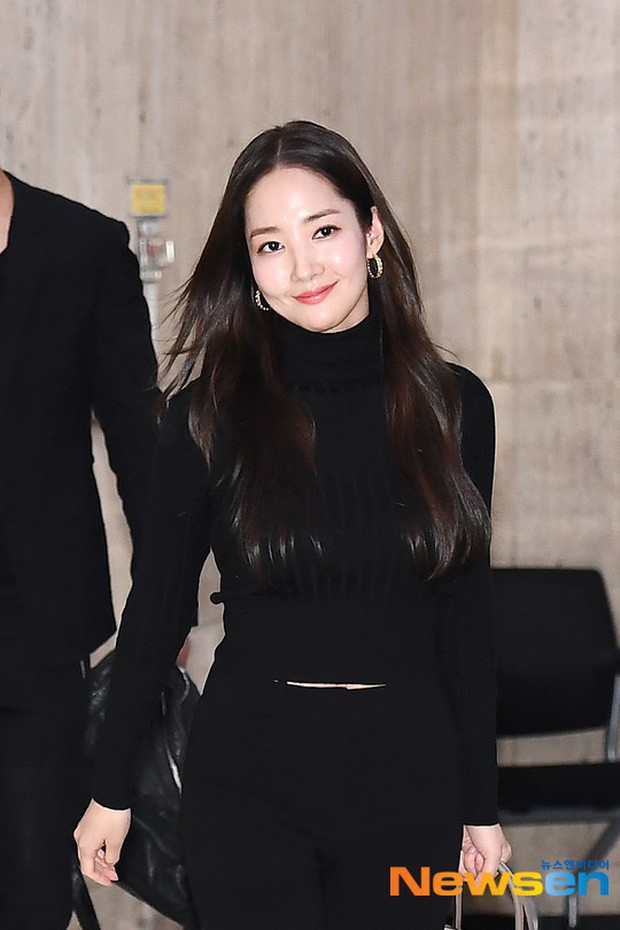 Những lần diện đồ all black của c&aacute;c người đẹp Việt - H&agrave;n: Từ thần th&aacute;i, nhan sắc đến mix đồ đều đẹp xuất sắc - Ảnh 1.