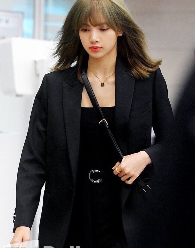 Những lần diện đồ all black của c&aacute;c người đẹp Việt - H&agrave;n: Từ thần th&aacute;i, nhan sắc đến mix đồ đều đẹp xuất sắc - Ảnh 3.