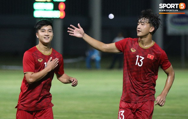 Top 5 ngôi sao đẹp trai mới nổi ở V.League: Người thay thế Đặng Văn Lâm, người được ví hay hơn cả Phan Văn Đức - Ảnh 20.