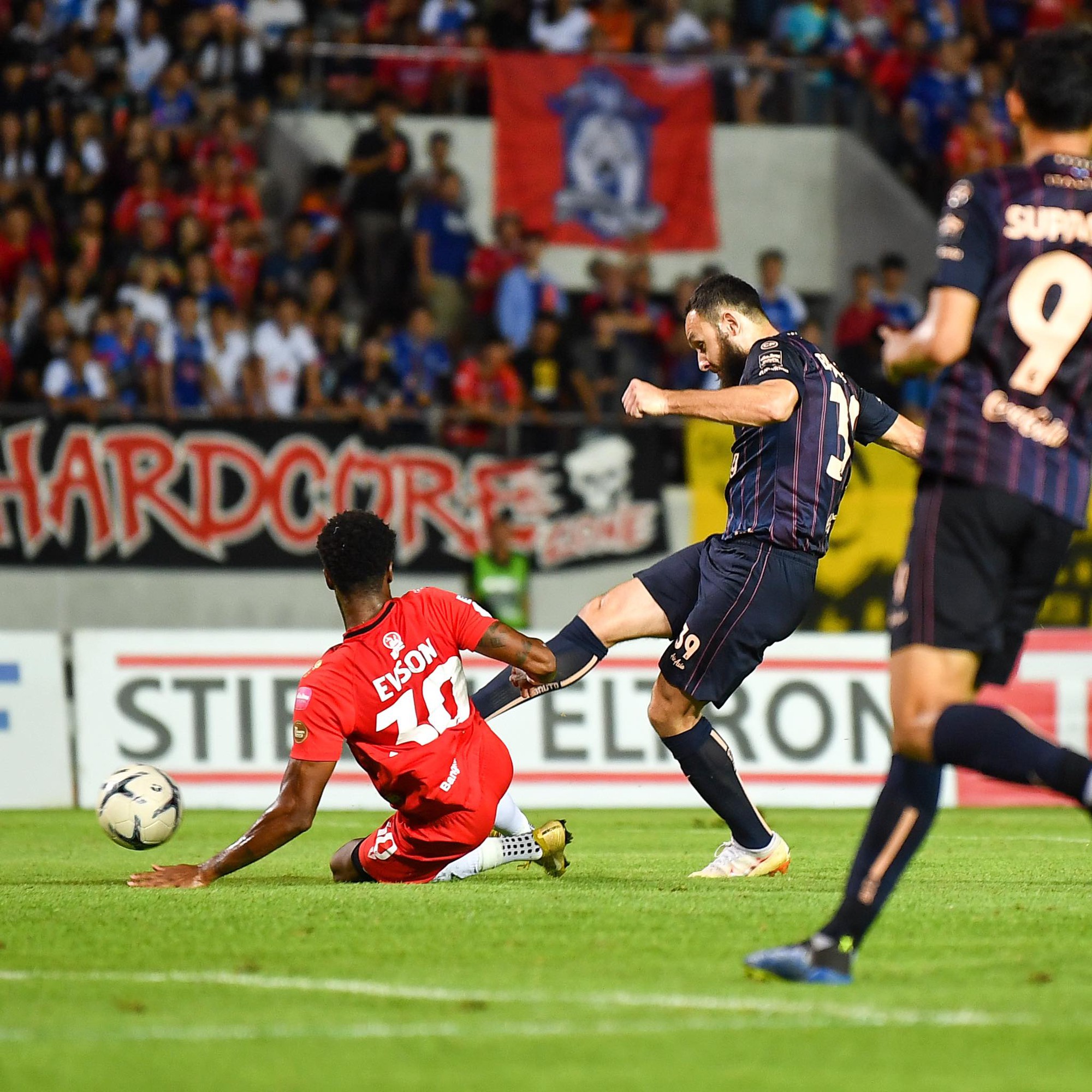 Ayollarning anal onanizmini tomosha qiling