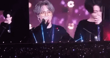 Concert đẫm nước mắt của BTS: Idol và fan cùng khóc nức nở, nghẹn ngào nhất là trưởng nhóm RM - Ảnh 2.