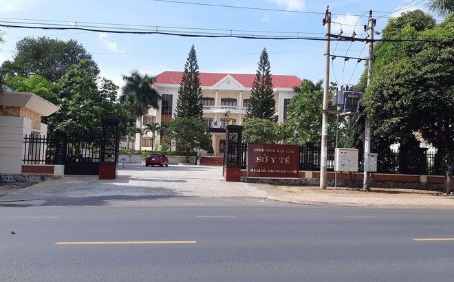 Sau trưởng phòng mượn bằng cấp 3 của chị gái để tiến thân, phát hiện thêm 10 nhân viên ngành y dùng bằng không hợp pháp - Ảnh 1.