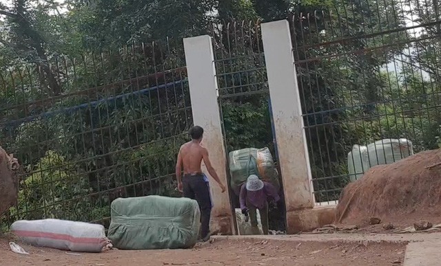 Tận thấy đường đi của h&agrave;ng lậu &ldquo;tuồn&rdquo; từ Trung Quốc về Việt Nam - Ảnh 10.