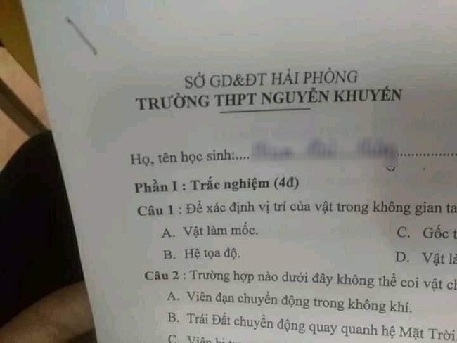 Trò điền bừa “to be coninued” vào bài kiểm tra Lý, thầy giáo ghi lời phê cực gắt khiến học sinh ngậm ngùi “cúi mặt” không dám tái phạm nữa - Ảnh 1.