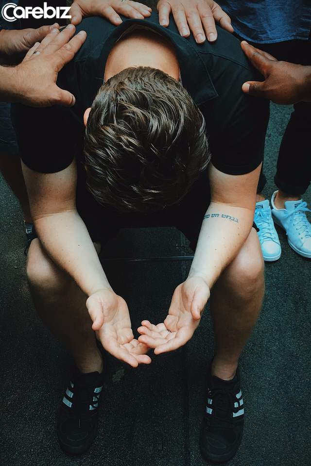 Người từng bị đuổi học, nợ t&iacute;n dụng đen, l&agrave;m ăn thua lỗ, lừa sạch tiền bạc v&agrave; hiện tại c&oacute; những th&agrave;nh c&ocirc;ng nhất định, chỉ r&otilde;: 4 dấu hiệu của kẻ thất bại thảm hại - Ảnh 2.