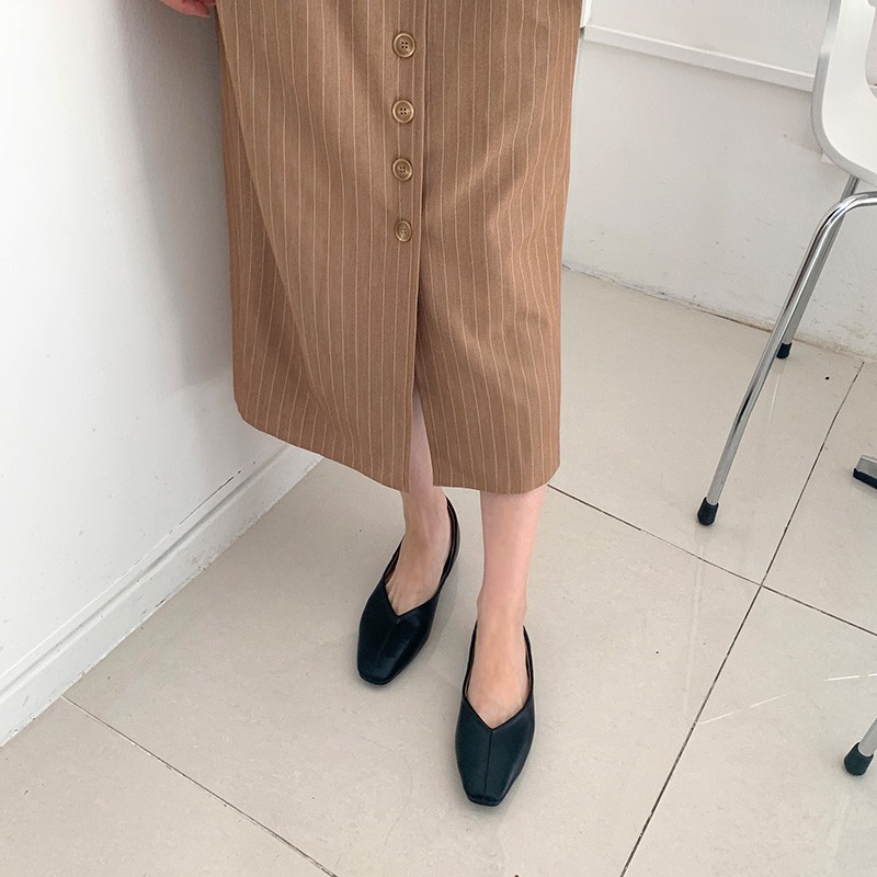 Gi&agrave;y mũi vu&ocirc;ng - item mới nổi sở hữu quyền năng thăng hạng phong c&aacute;ch, bạn nỡ l&ograve;ng n&agrave;o kh&ocirc;ng sắm ngay 1 đ&ocirc;i? - Ảnh 1.