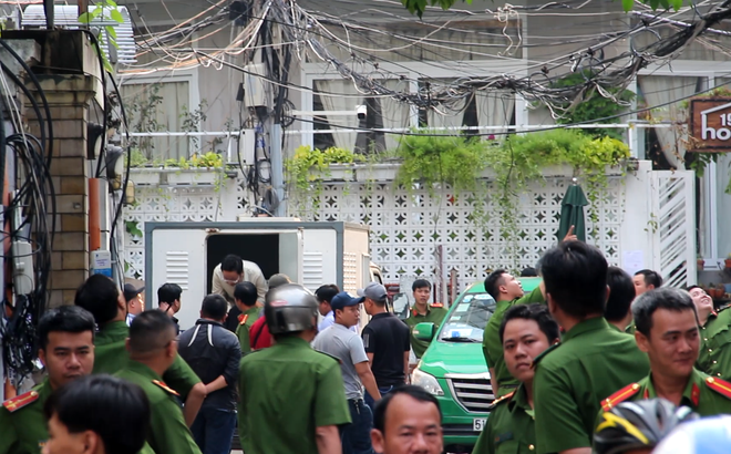  [N&oacute;ng] Thực nghiệm hiện trường vụ thẩm ph&aacute;n, giảng vi&ecirc;n kiểm s&aacute;t bị tố bắt trẻ em - Ảnh 1.