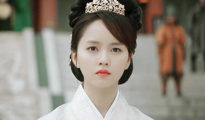 Bị hại với kiểu tóc từ thời tiền sử, Kim So Hyun kém xinh hẳn trước nam chính Tiểu Sử Chàng Nok Du! - Ảnh 10.