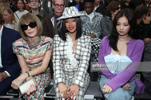 Khi sao châu Á và Hollywood đọ sắc cùng khung hình: Jennie (BLACKPINK) lép vế trước Rihanna, Dương Mịch quá đẳng cấp bên Kendall - Ảnh 4.