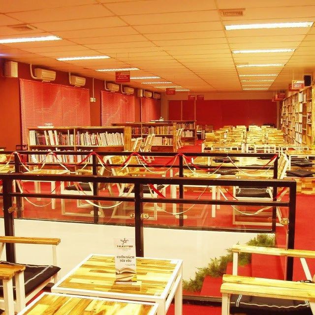 Không chỉ dành cho hội mọt sách, đến các địa chỉ này để chụp ảnh cũng ảo lắm đó - Ảnh 1.