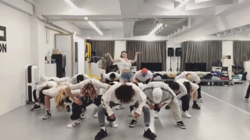 Chẳng biết c&oacute; được c&ocirc;ng ty cho ph&eacute;p hay kh&ocirc;ng, HyunA đăng clip tập nhảy v&agrave; leak lu&ocirc;n đoạn nhạc trong ca kh&uacute;c mới - Ảnh 2.