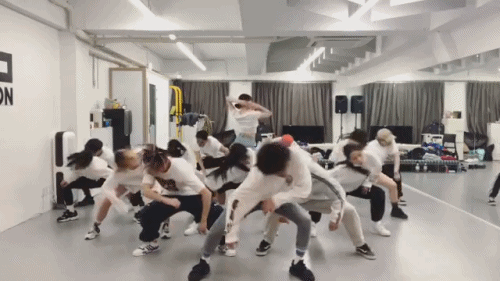 Chẳng biết c&oacute; được c&ocirc;ng ty cho ph&eacute;p hay kh&ocirc;ng, HyunA đăng clip tập nhảy v&agrave; leak lu&ocirc;n đoạn nhạc trong ca kh&uacute;c mới - Ảnh 3.