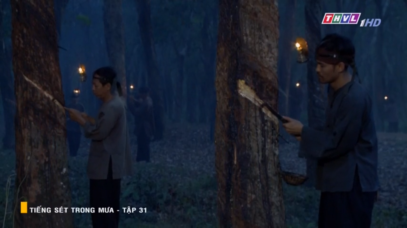 Tiếng S&eacute;t Trong Mưa tập 31: Bổn cũ soạn lại, tuyệt chi&ecirc;u thả th&iacute;nh của mẹ con Thị B&igrave;nh ch&iacute;nh l&agrave; h&aacute;t ru cậu chủ? - Ảnh 20.