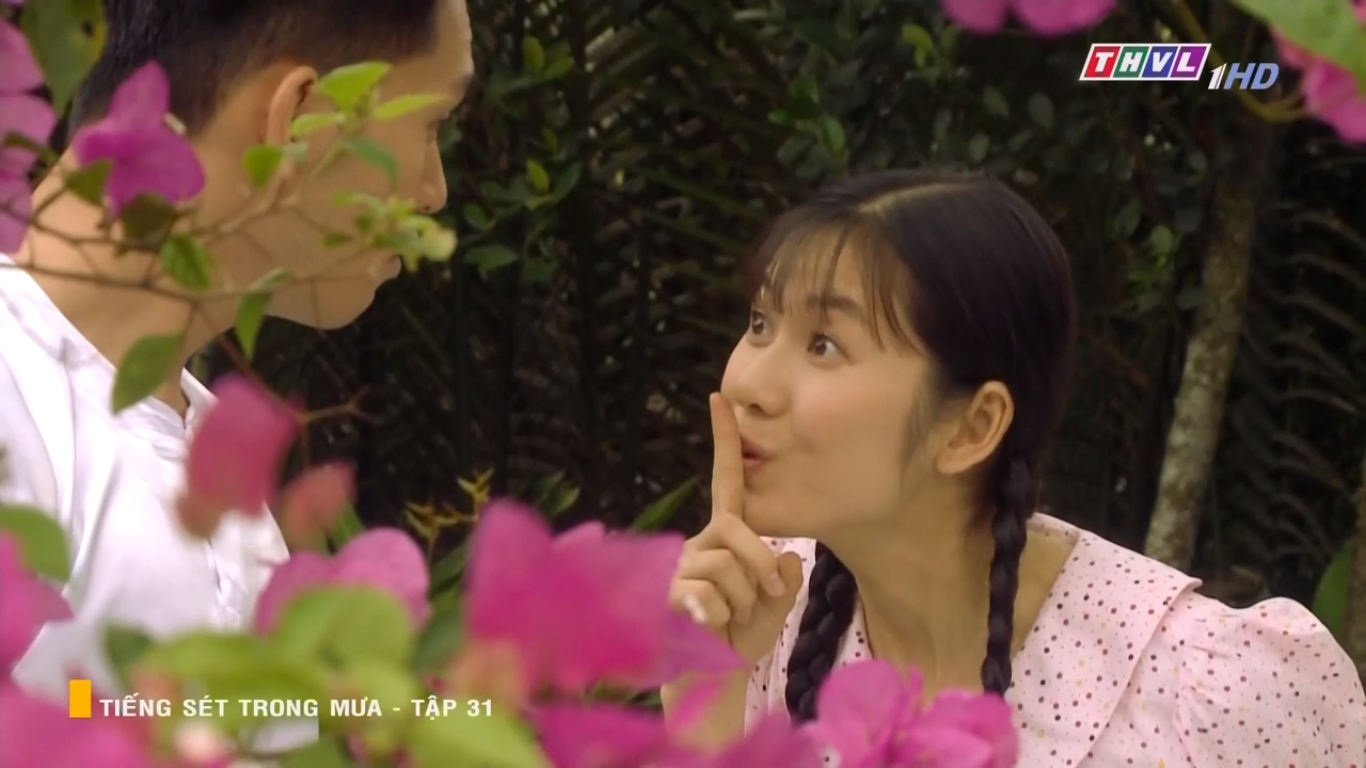 Tiếng S&eacute;t Trong Mưa tập 31: Bổn cũ soạn lại, tuyệt chi&ecirc;u thả th&iacute;nh của mẹ con Thị B&igrave;nh ch&iacute;nh l&agrave; h&aacute;t ru cậu chủ? - Ảnh 1.
