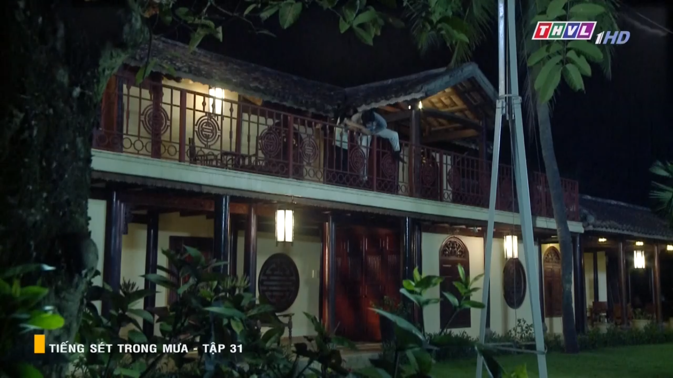 Tiếng S&eacute;t Trong Mưa tập 31: Bổn cũ soạn lại, tuyệt chi&ecirc;u thả th&iacute;nh của mẹ con Thị B&igrave;nh ch&iacute;nh l&agrave; h&aacute;t ru cậu chủ? - Ảnh 14.