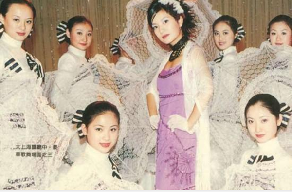 R&ograve; rỉ loạt ảnh hậu trường T&acirc;n D&ograve;ng S&ocirc;ng Ly Biệt: Cả bầu trời k&yacute; ức 8X, 9X &ugrave;a về, nhan sắc d&agrave;n sao g&acirc;y ch&uacute; &yacute; lớn - Ảnh 24.