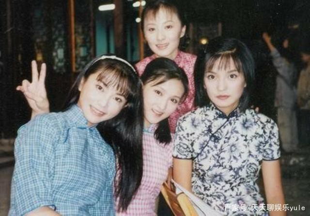 R&ograve; rỉ loạt ảnh hậu trường T&acirc;n D&ograve;ng S&ocirc;ng Ly Biệt: Cả bầu trời k&yacute; ức 8X, 9X &ugrave;a về, nhan sắc d&agrave;n sao g&acirc;y ch&uacute; &yacute; lớn - Ảnh 4.