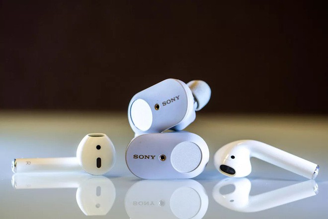 Tại sao Apple, Microsoft v&agrave; Google lại sản xuất earbuds trong khi Sony, Samsung, Xiaomi hay Sennheiser đều chọn kiểu d&aacute;ng in-ear cho True Wireless? - Ảnh 2.
