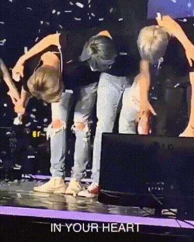 Xót xa hình ảnh các thành viên BTS kiệt sức trên sân khấu: V đứng không vững, Jungkook loáng choáng ngã quỵ, Jimin lăn đùng ra sàn - Ảnh 3.