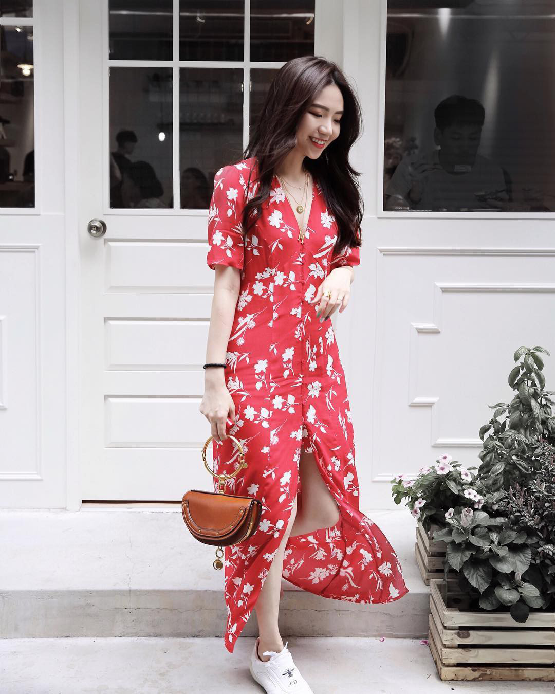 H&atilde;y đi một đ&ocirc;i sneakers trắng b&igrave;nh d&acirc;n nhưng vẫn sang-xịn-mịn, cả thế giới sẽ phải hỏi bạn mua gi&agrave;y ở đ&acirc;u thế?&rdquo; - Ảnh 5.