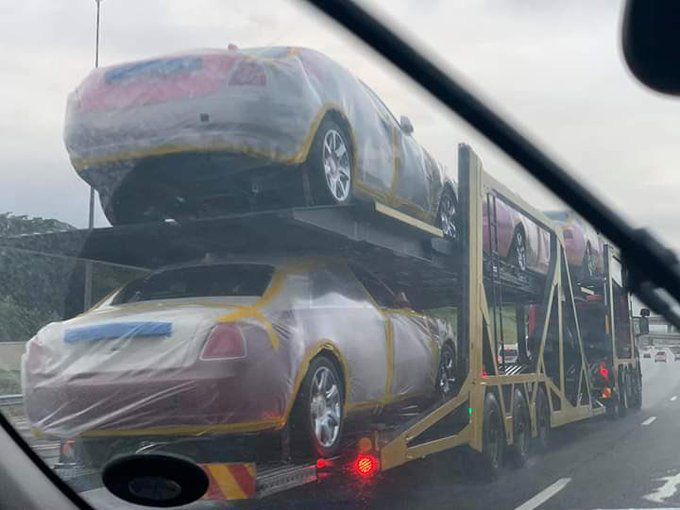 D&ugrave; đất nước ngh&egrave;o đ&oacute;i, quốc vương ch&acirc;u Phi vẫn v&eacute;t ng&acirc;n khố mua 19 xe sang Rolls Royce cho m&igrave;nh v&agrave; 15 người vợ - Ảnh 3.