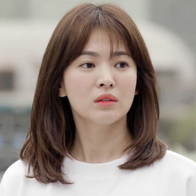 Loạt bí kíp của Song Hye Kyo giúp các quý cô rút được “cả tá” chiêu skincare đúng chuẩn - Ảnh 1.