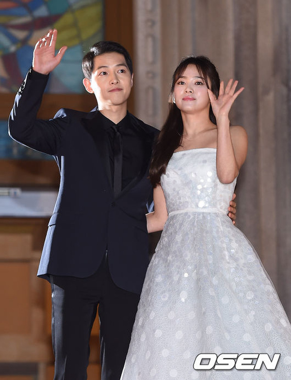 Những cặp đôi phim giả tình thật thảm nhất châu Á: Song Hye Kyo bị réo gọi tận 2 lần, nhưng khổ nhất là Châu Du Dân - Ảnh 6.