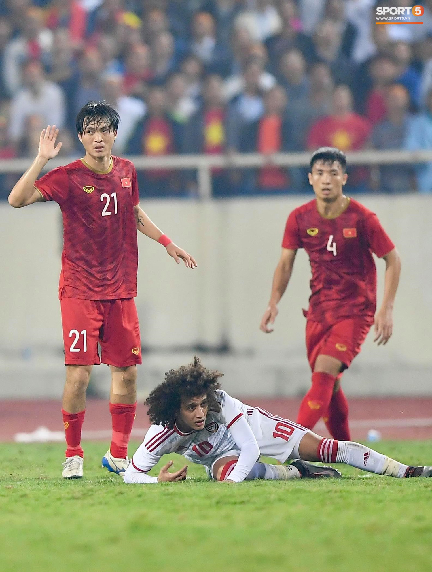 Tuấn Anh: Cầu thủ có đôi chân pha lê vô hiệu hóa cầu thủ UAE hay nhất