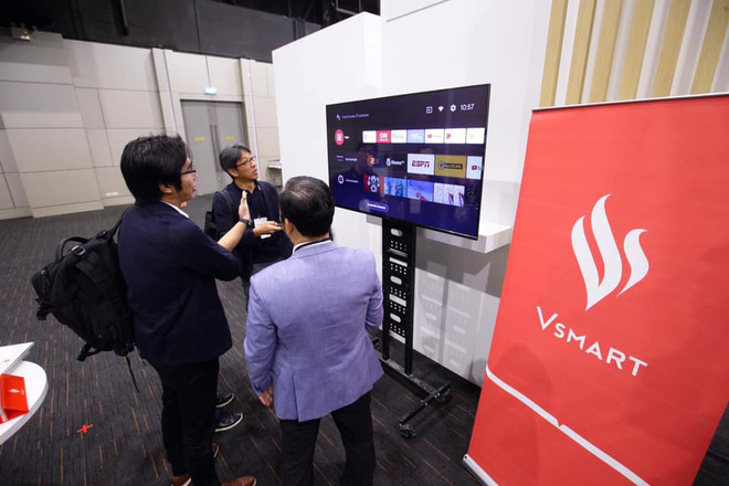 TV Vsmart lộ ảnh thực tế: 55 inch viền mỏng, chạy Android TV, làm bởi người Việt - Ảnh 4.