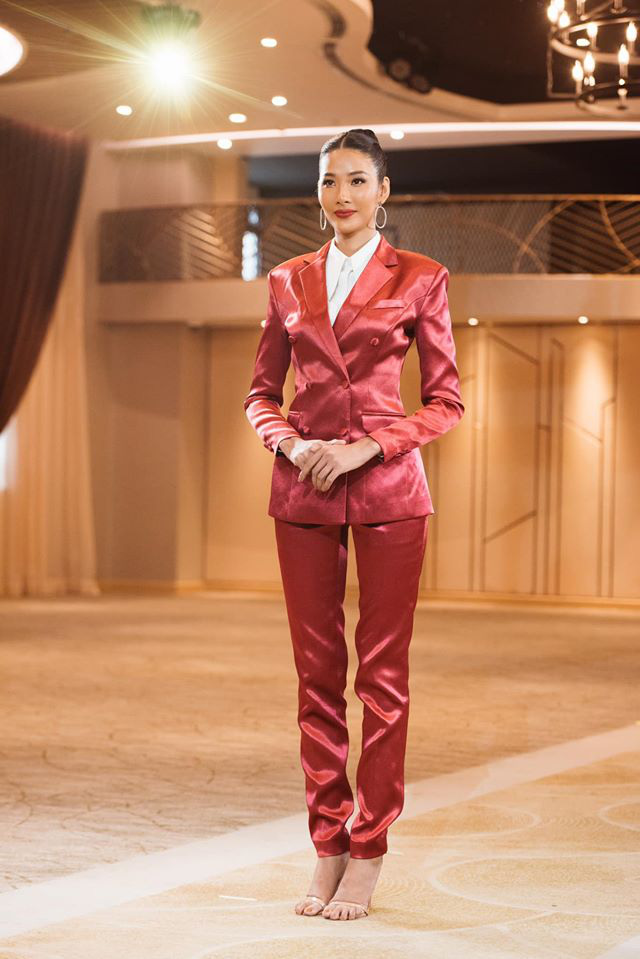 Tương tự Hương Ly, Hoàng Thùy mặc vest đi phỏng vấn thi Hoa hậu và lập tức gây tranh cãi - Ảnh 4.