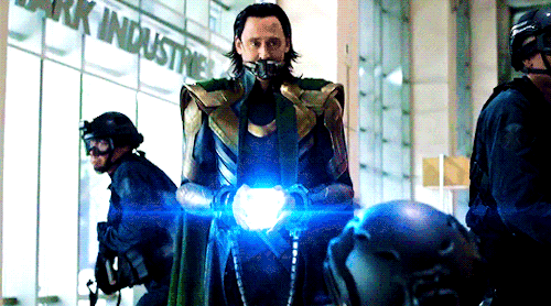 Disney gây “sốc” khi ra lò phim Loki nữ: Cú búng tay của Thanos đã khiến Tom Hiddleston phải chuyển giới? - Ảnh 2.