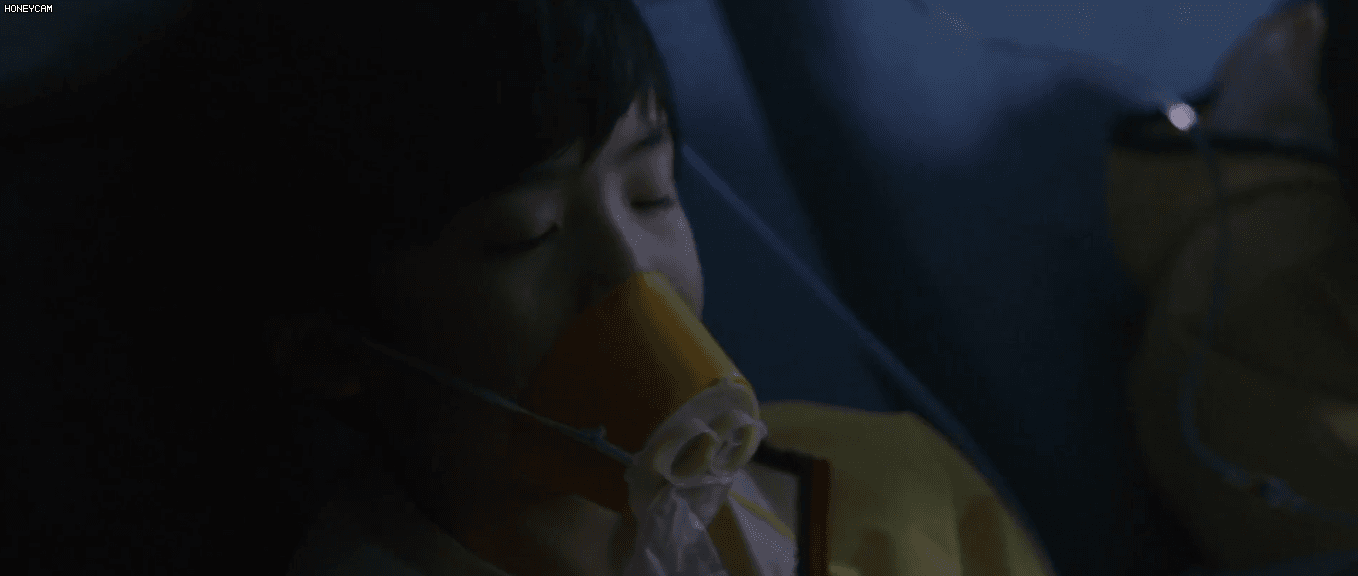 5 cảnh gây há hốc mồm của Vagabond: Khiếp sợ từ màn rơi máy bay toàn trẻ em cho đến đánh đấm mãn nhãn - Ảnh 4.